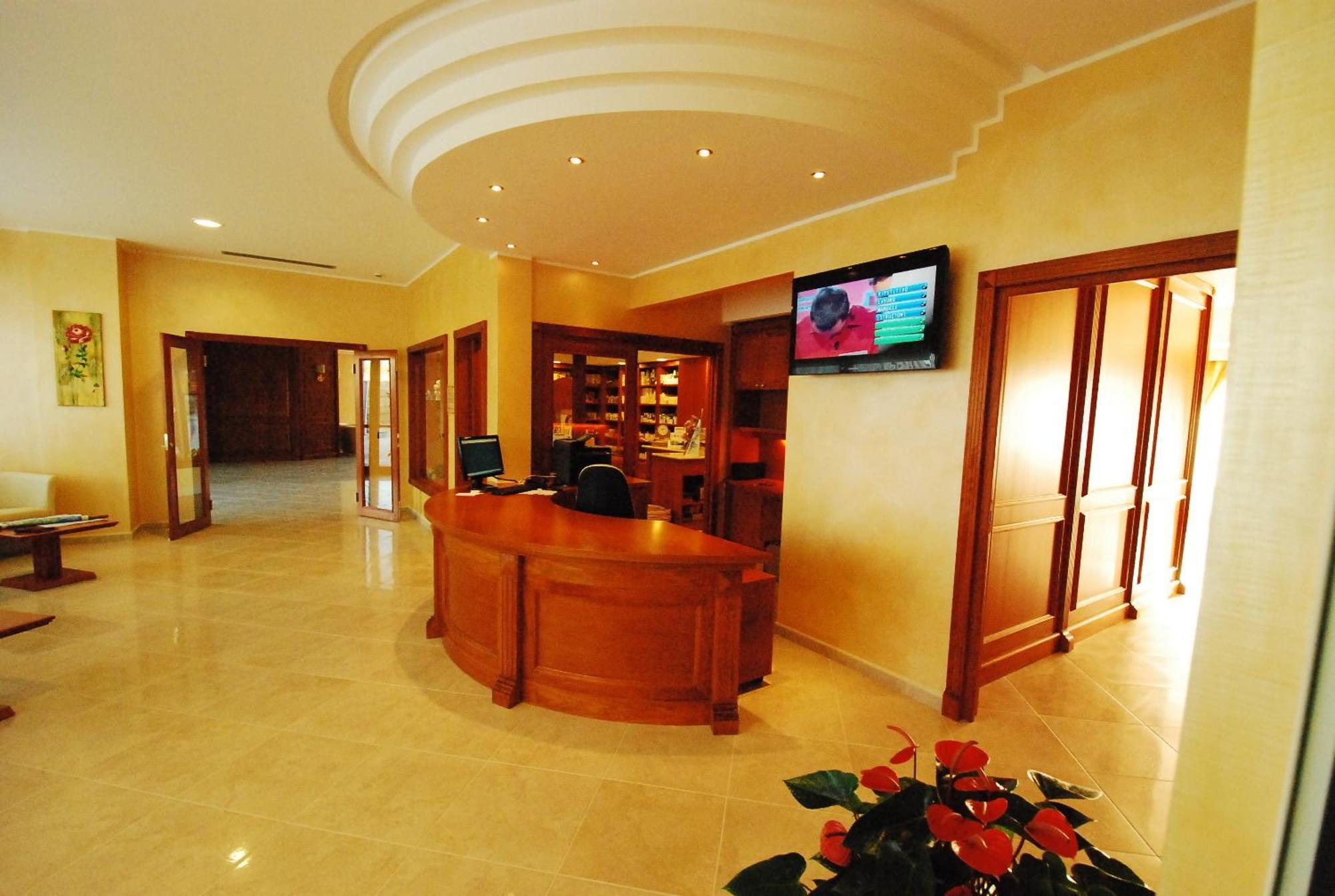 Domus Hotel Bagnoli Del Trigno Ngoại thất bức ảnh